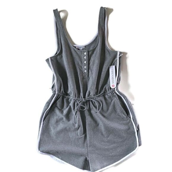 Sisstrevolution Romper Small - Picture 1 of 7
